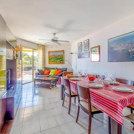 2 Bedroom Stunning In Miami Platja Apartment